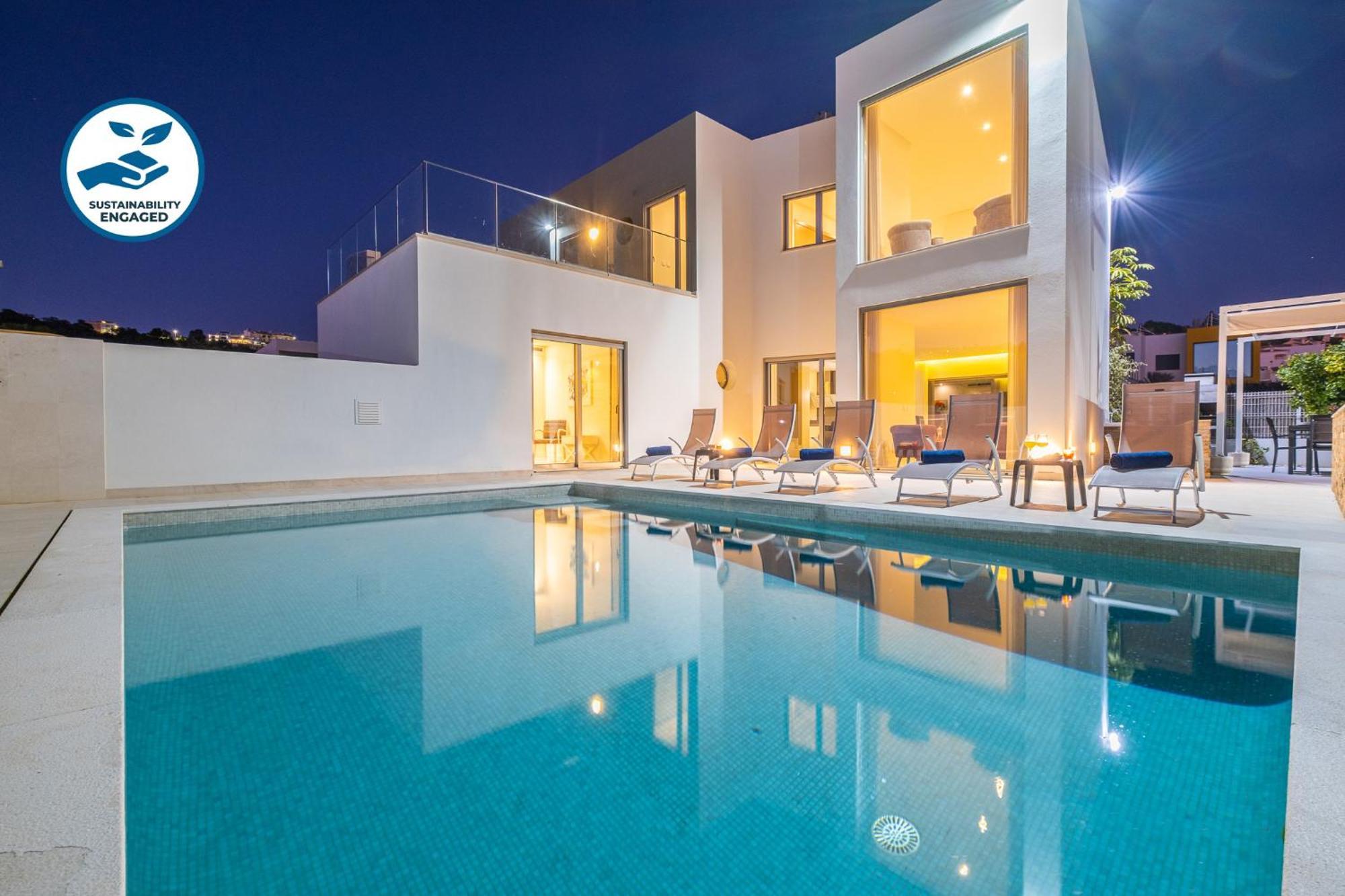 Laura By Algarve Vacation Villa *